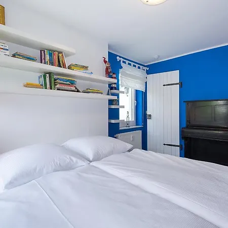 Strandhaus / Rugen بيت للعطل *